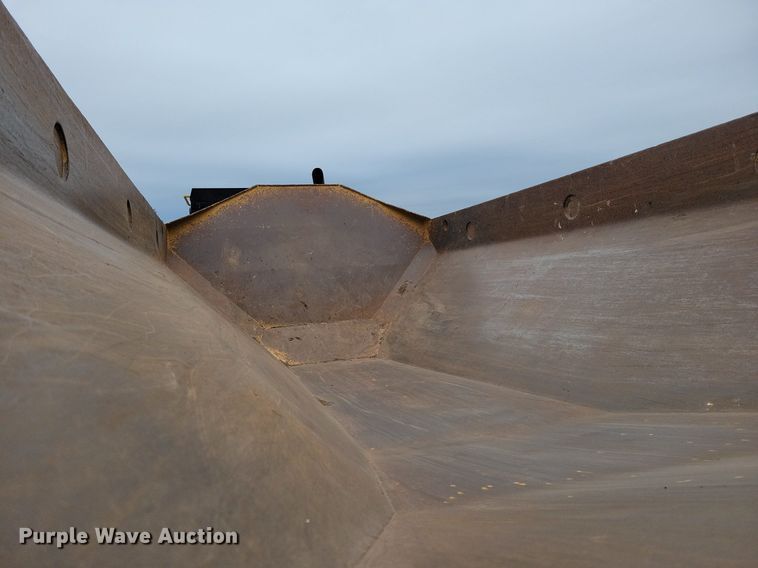 image for item DO3210 1999 Caterpillar D250E II haul truck