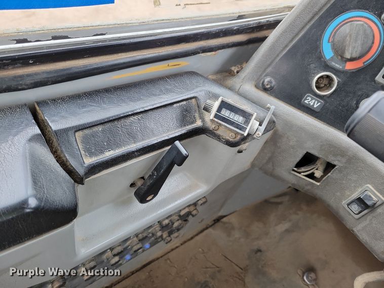 image for item DO3210 1999 Caterpillar D250E II haul truck