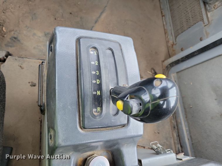 image for item DO3210 1999 Caterpillar D250E II haul truck