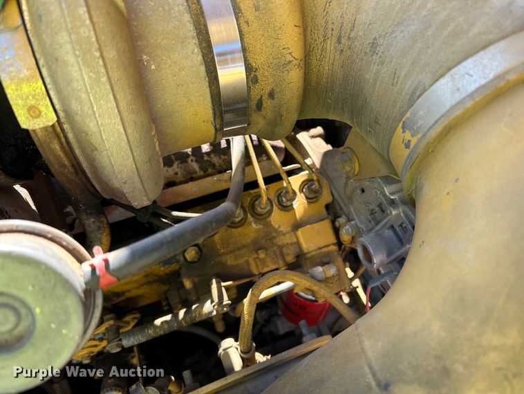 image for item DO3210 1999 Caterpillar D250E II haul truck