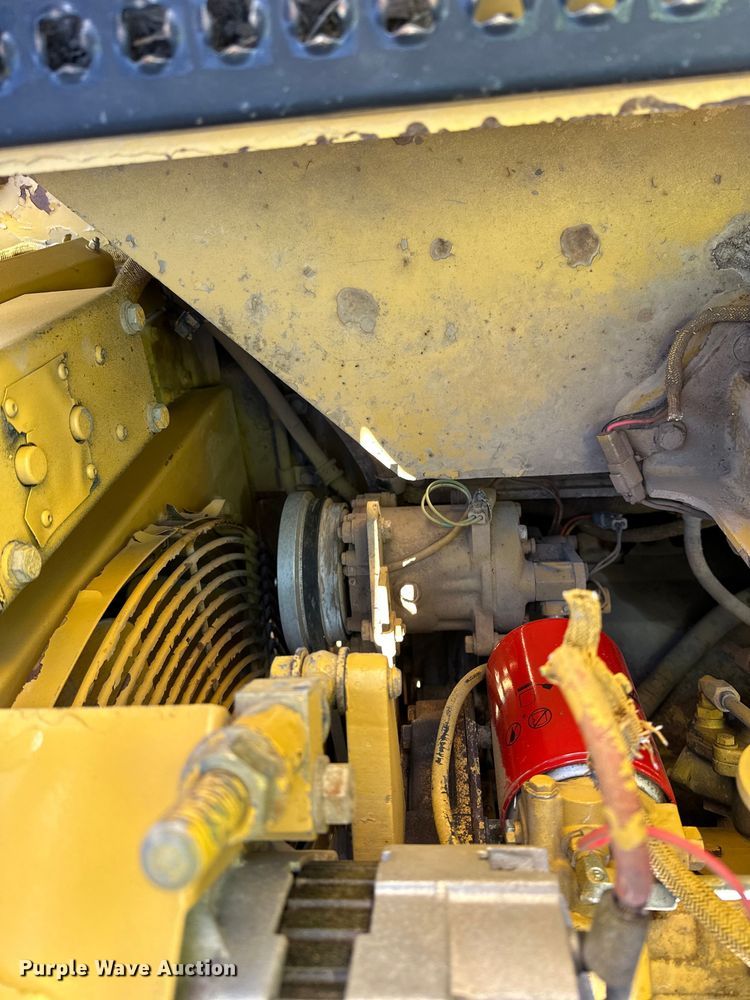 image for item DO3210 1999 Caterpillar D250E II haul truck