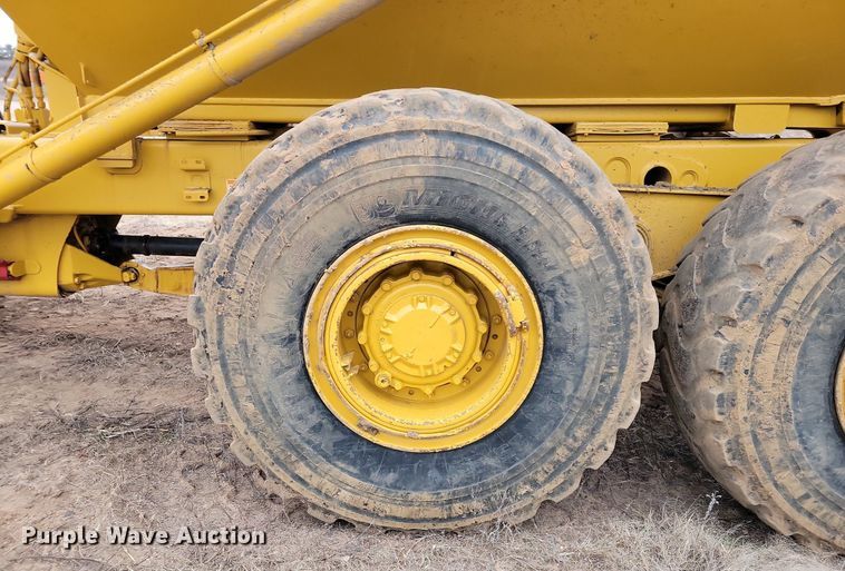 image for item DO3210 1999 Caterpillar D250E II haul truck