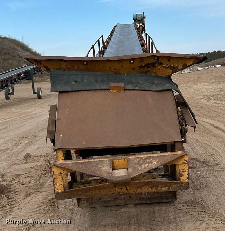 image for item DO3211 1994 Swift  RM3060 radial stacking conveyor