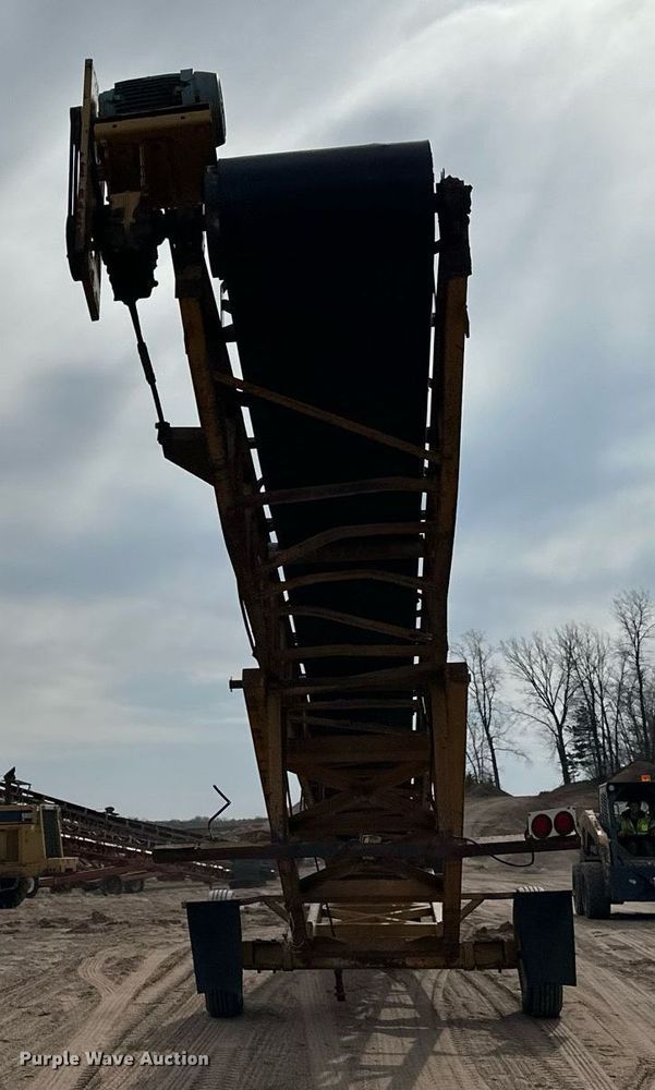 image for item DO3211 1994 Swift  RM3060 radial stacking conveyor