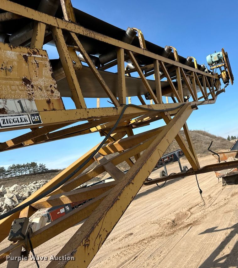 image for item DO3211 1994 Swift  RM3060 radial stacking conveyor