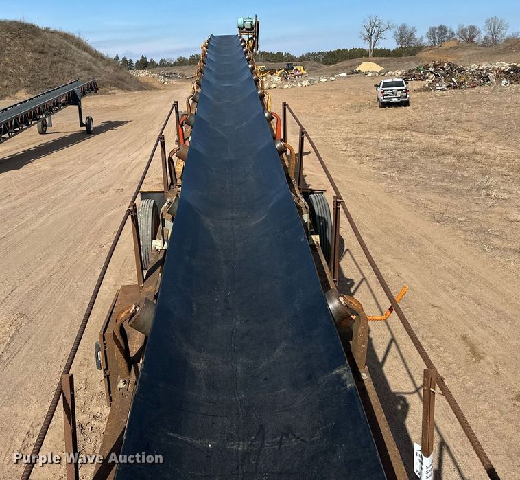 image for item DO3211 1994 Swift  RM3060 radial stacking conveyor