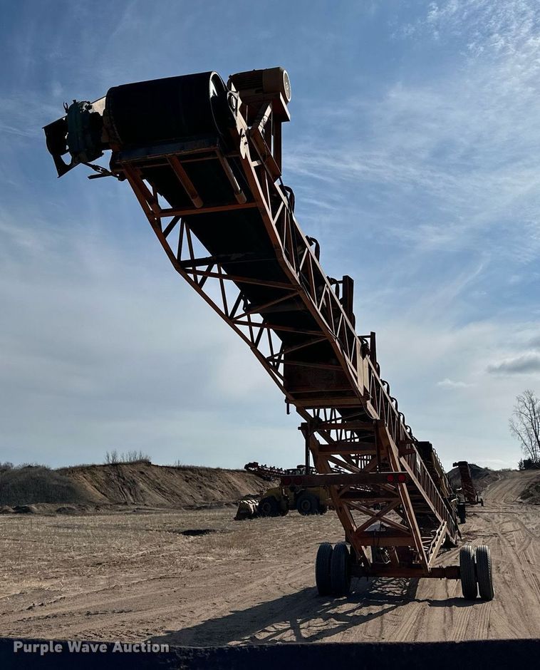 image for item DO3212 Superior  30X95PRSC radial stacking conveyor