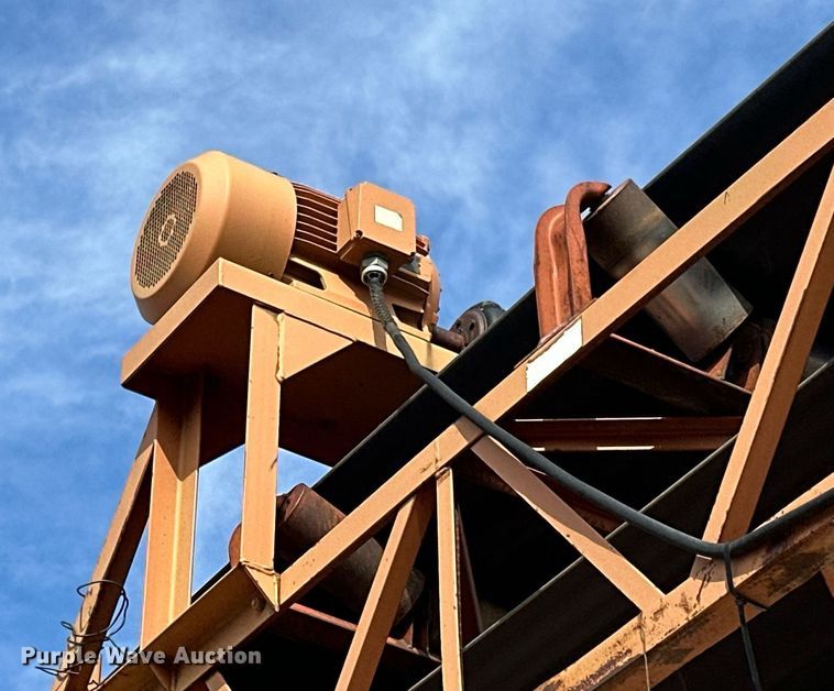 image for item DO3212 Superior  30X95PRSC radial stacking conveyor