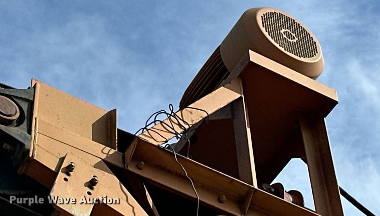 image for item DO3212 Superior  30X95PRSC radial stacking conveyor