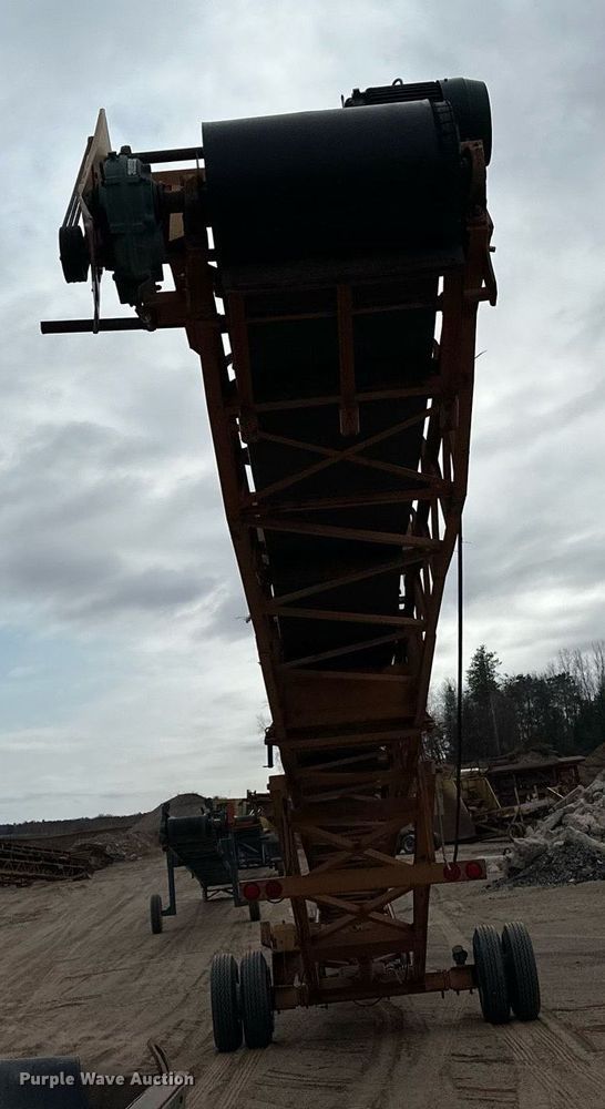 image for item DO3213 1996 Superior  30X95PRSC radial stacking conveyor