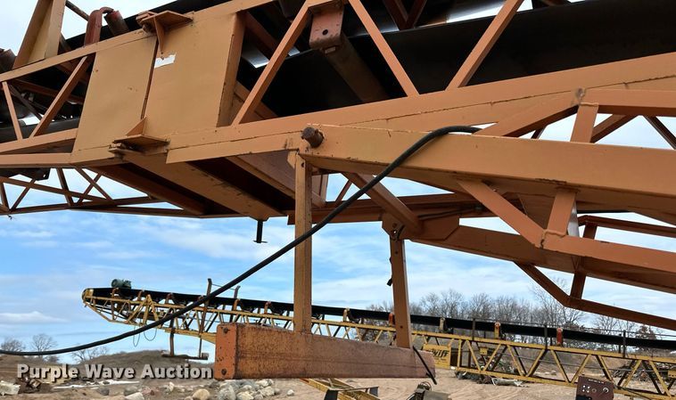 image for item DO3213 1996 Superior  30X95PRSC radial stacking conveyor