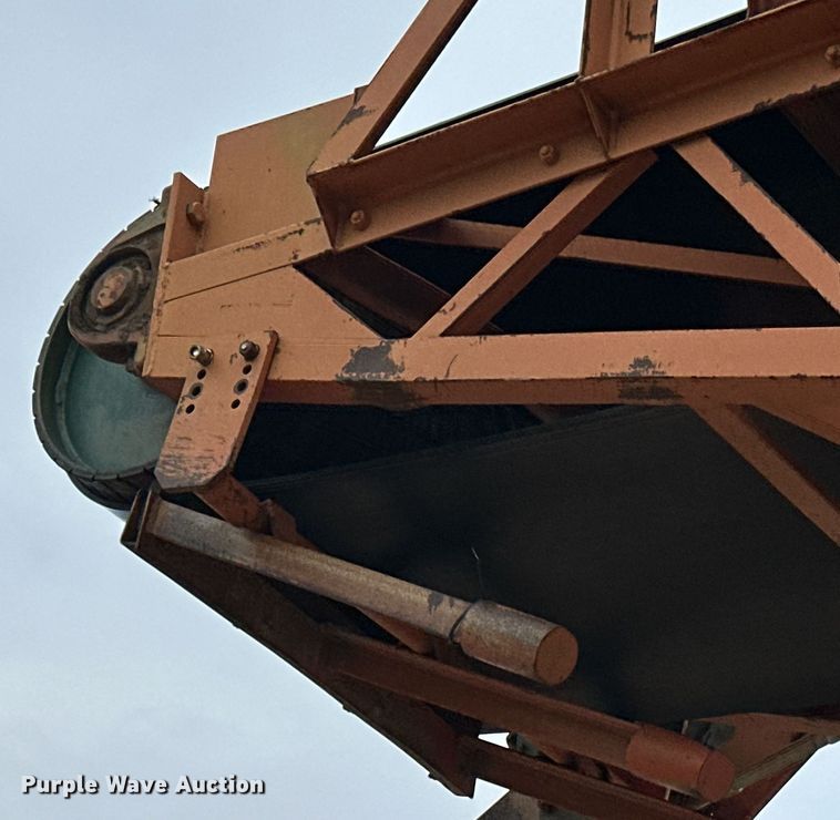 image for item DO3213 1996 Superior  30X95PRSC radial stacking conveyor