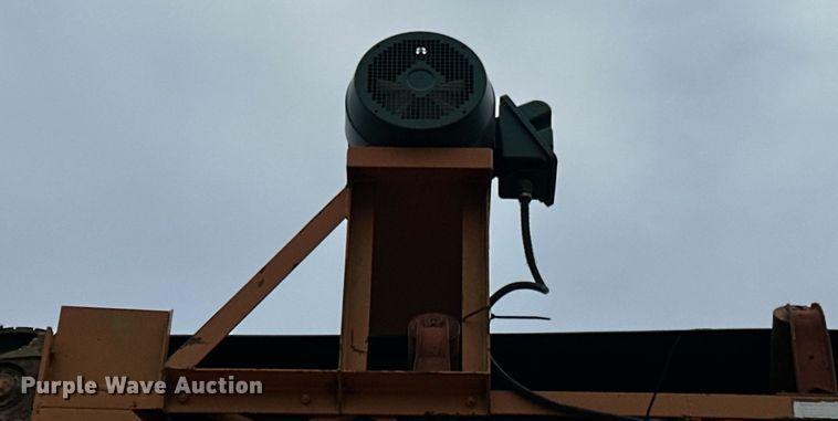 image for item DO3213 1996 Superior  30X95PRSC radial stacking conveyor