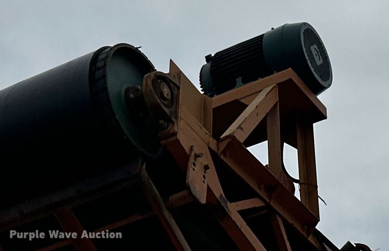 image for item DO3213 1996 Superior  30X95PRSC radial stacking conveyor