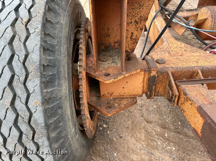 image for item DO3213 1996 Superior  30X95PRSC radial stacking conveyor