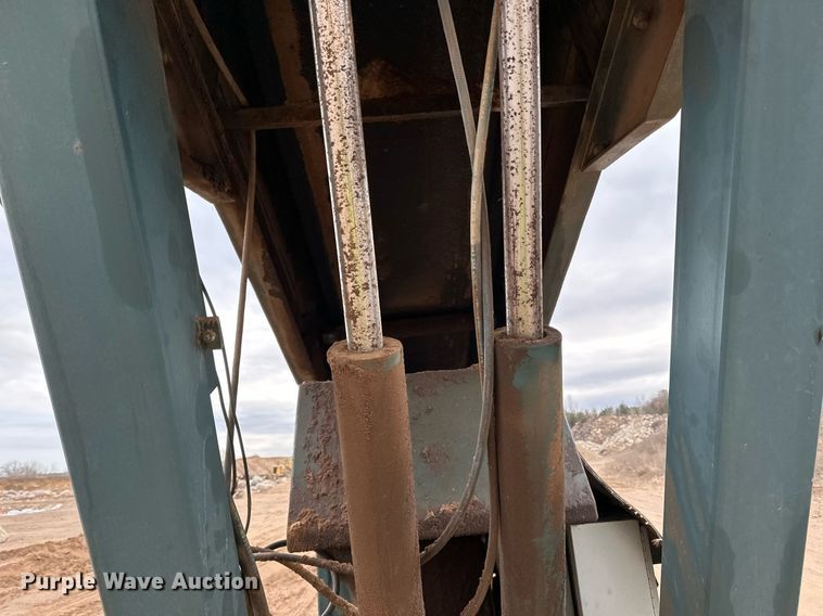 image for item DO3214 2000 Powerscreen Commander 510 screening plant