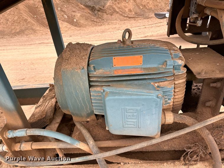 image for item DO3214 2000 Powerscreen Commander 510 screening plant