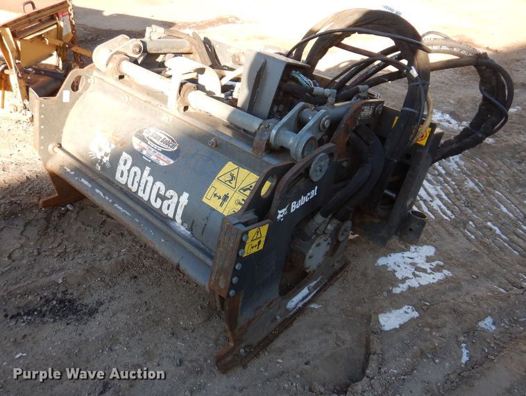 image for item DO3218 2015 Bobcat 40PSL skid steer cold planer