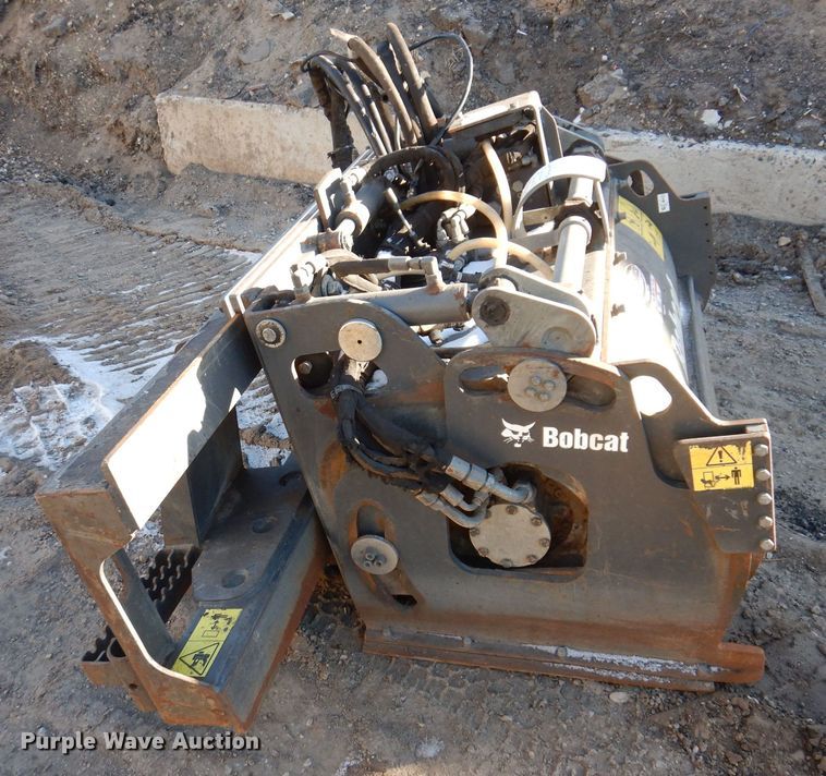 image for item DO3218 2015 Bobcat 40PSL skid steer cold planer