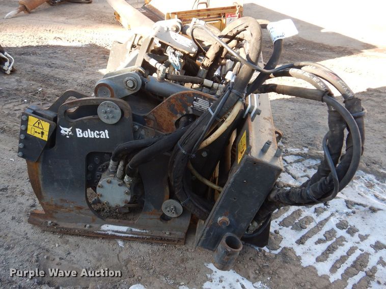 image for item DO3218 2015 Bobcat 40PSL skid steer cold planer