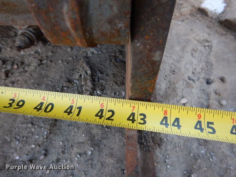 image for item DO3218 2015 Bobcat 40PSL skid steer cold planer