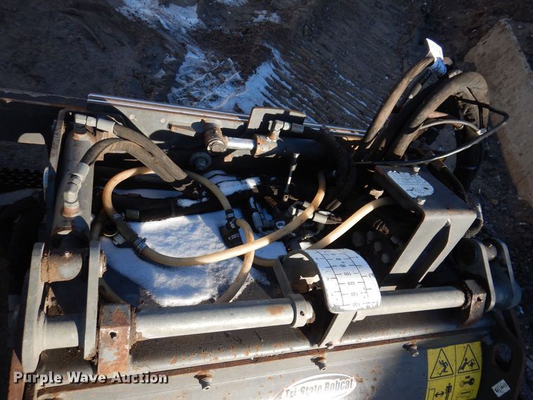 image for item DO3218 2015 Bobcat 40PSL skid steer cold planer