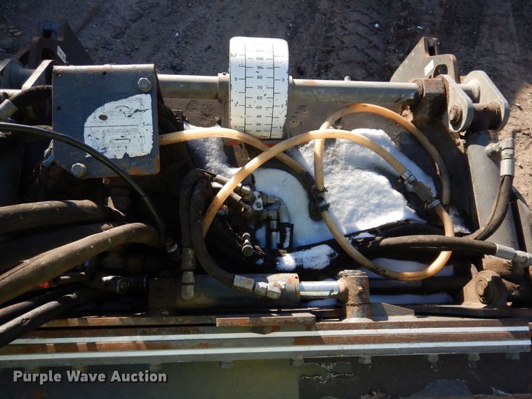 image for item DO3218 2015 Bobcat 40PSL skid steer cold planer