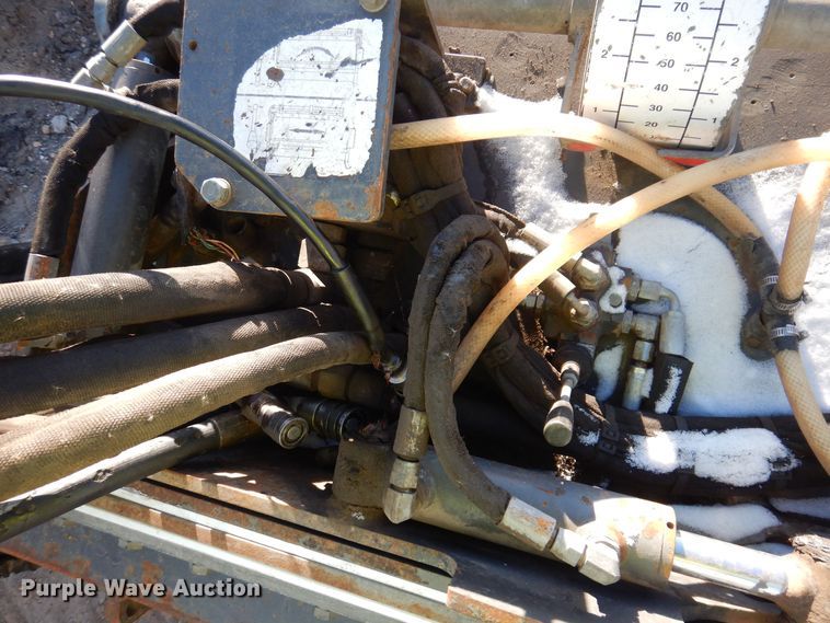 image for item DO3218 2015 Bobcat 40PSL skid steer cold planer