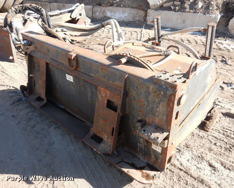 image for item DO3219 2010 Bobcat 24 Hyd Planer skid steer cold planer