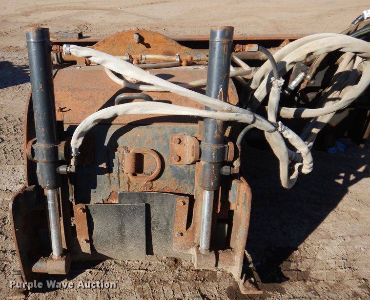 image for item DO3219 2010 Bobcat 24 Hyd Planer skid steer cold planer