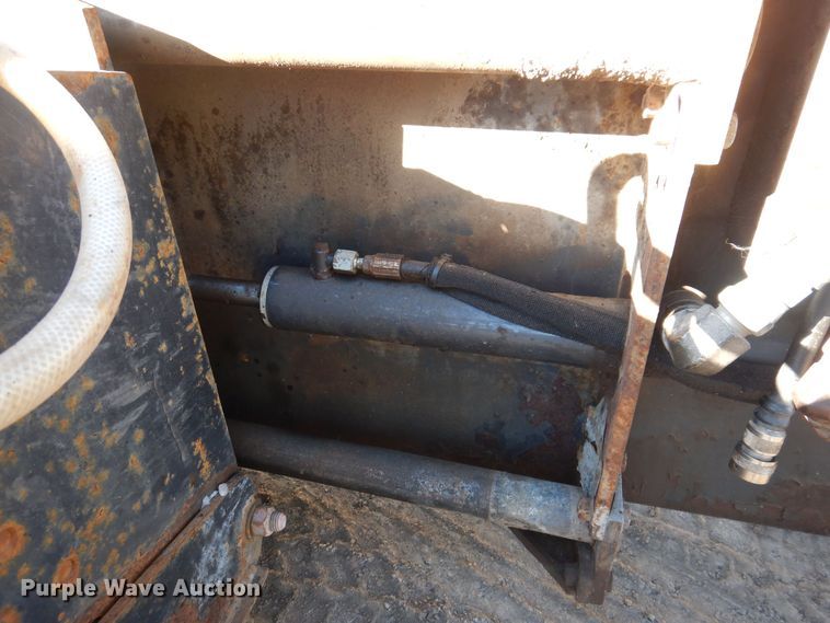 image for item DO3219 2010 Bobcat 24 Hyd Planer skid steer cold planer