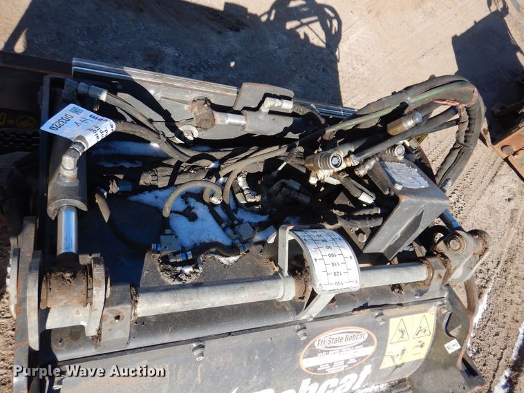 image for item DO3220 2021 Bobcat  40 PSL skid steer cold planer