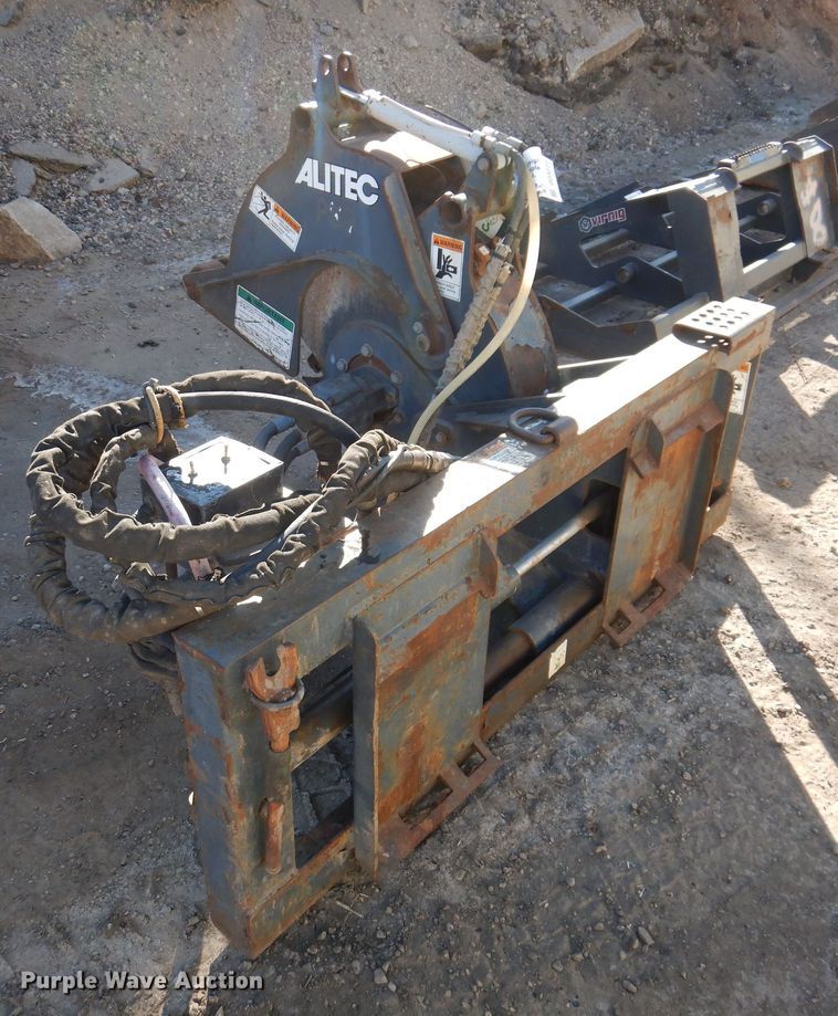 image for item DO3222 2002 Alitec  PS9 skid steer rock saw