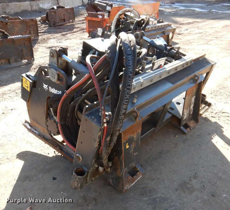 image for item DO3223 2018 Bobcat 40 PSL skid steer cold planer