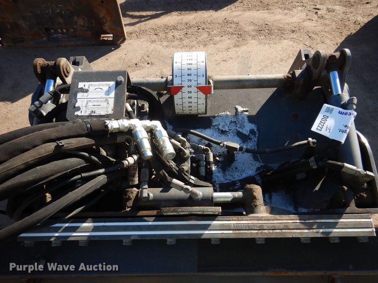 image for item DO3223 2018 Bobcat 40 PSL skid steer cold planer