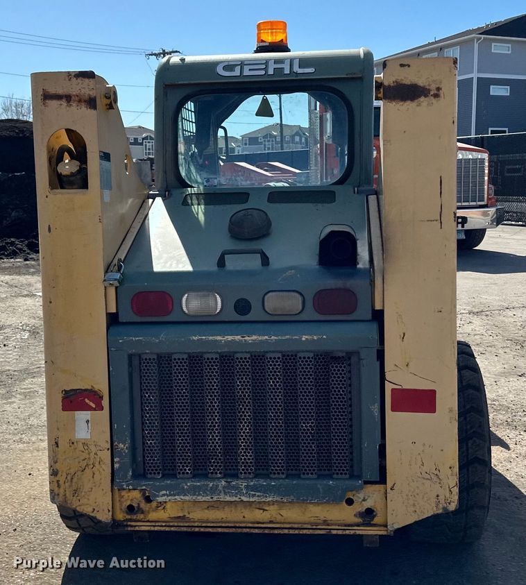 image for item DO3226 2008 Gehl 5640 skid steer loader