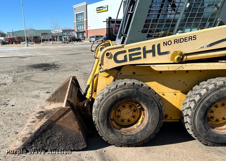 image for item DO3226 2008 Gehl 5640 skid steer loader