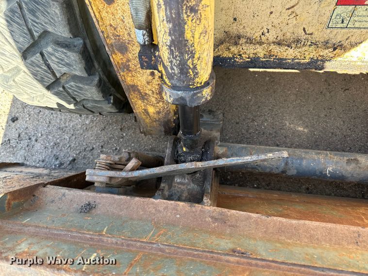 image for item DO3226 2008 Gehl 5640 skid steer loader