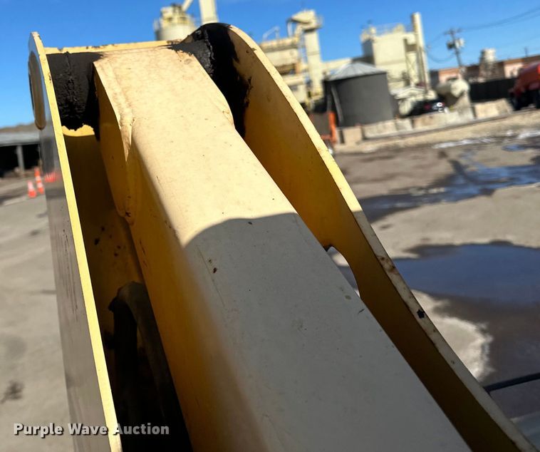 image for item DO3226 2008 Gehl 5640 skid steer loader