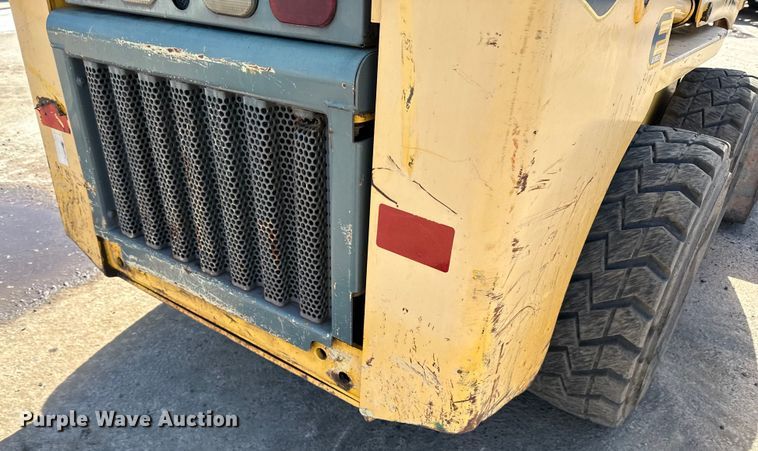 image for item DO3226 2008 Gehl 5640 skid steer loader