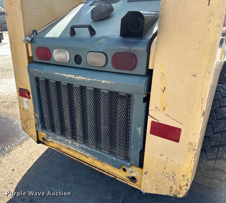 image for item DO3226 2008 Gehl 5640 skid steer loader