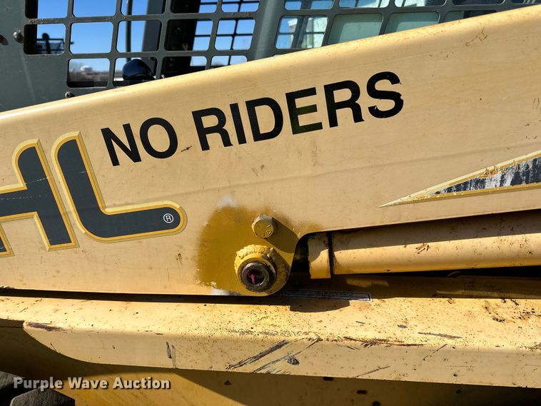 image for item DO3226 2008 Gehl 5640 skid steer loader