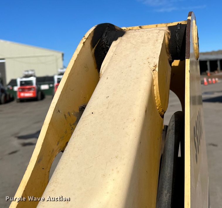 image for item DO3226 2008 Gehl 5640 skid steer loader