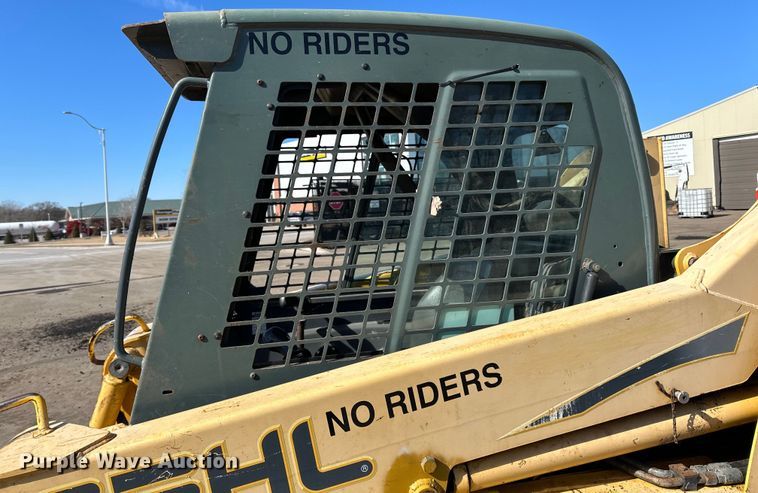 image for item DO3226 2008 Gehl 5640 skid steer loader