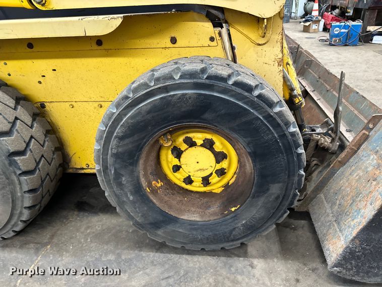 image for item DO3226 2008 Gehl 5640 skid steer loader