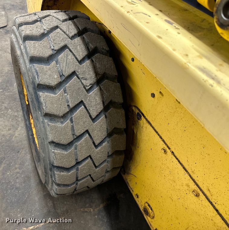 image for item DO3226 2008 Gehl 5640 skid steer loader