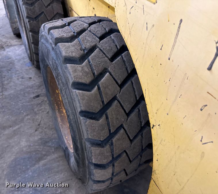 image for item DO3226 2008 Gehl 5640 skid steer loader