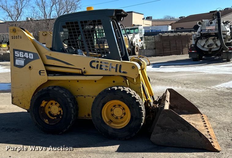 image for item DO3227 2007 Gehl 5640  skid steer loader
