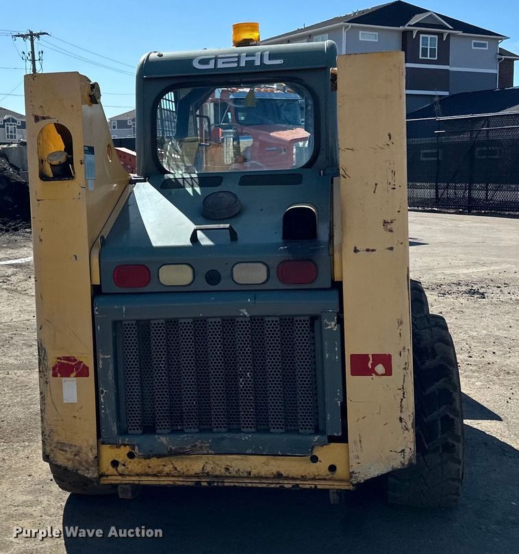 image for item DO3227 2007 Gehl 5640  skid steer loader