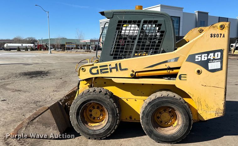 image for item DO3227 2007 Gehl 5640  skid steer loader